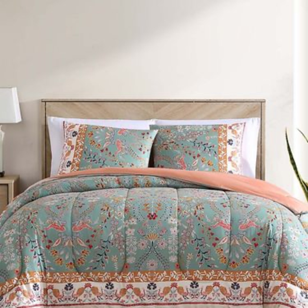 Hallmart Collectibles Vilano 3-Pc. Comforter Sets